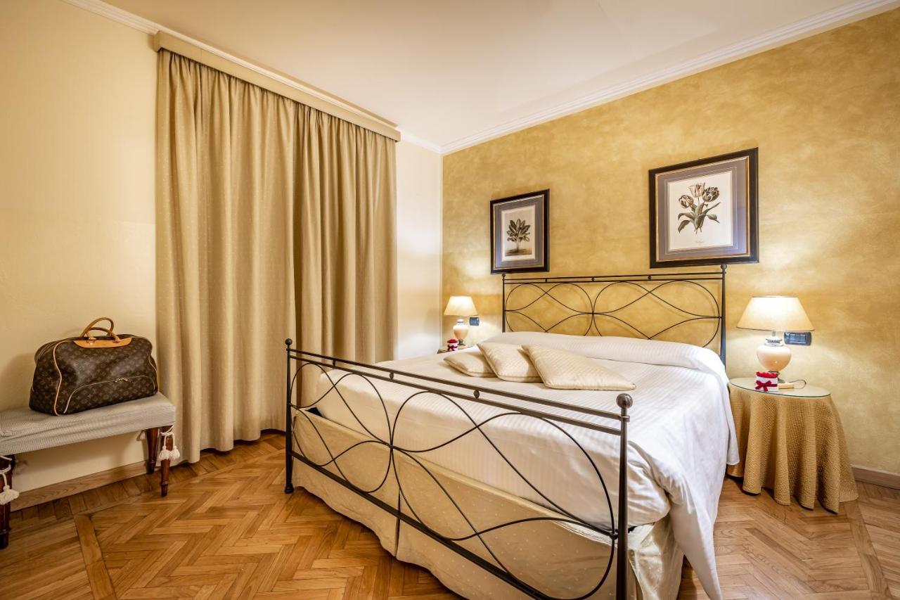 Palazzo Gamba Apartments Al Duomo Firenze Bagian luar foto